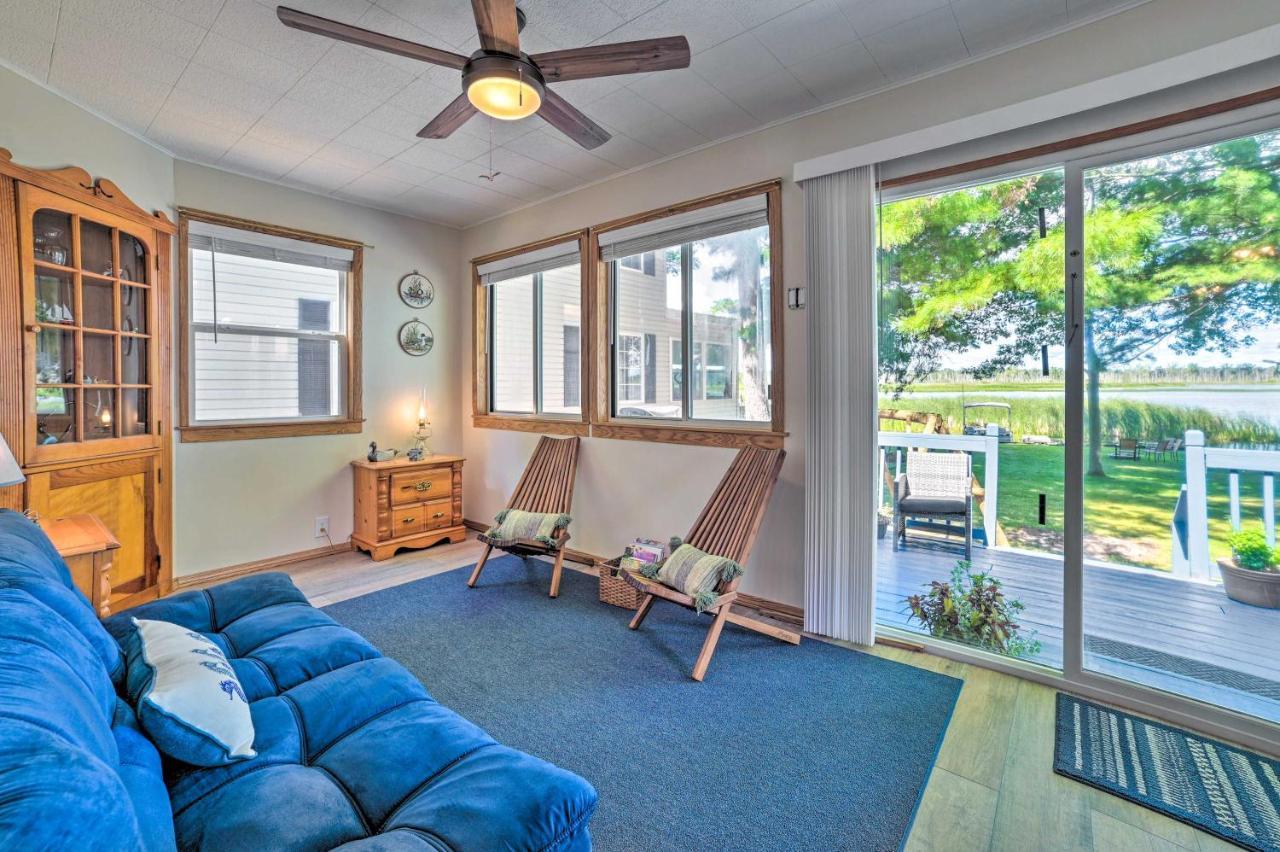 East Tawas Lakefront Getaway With Kayaks And Deck Ngoại thất bức ảnh