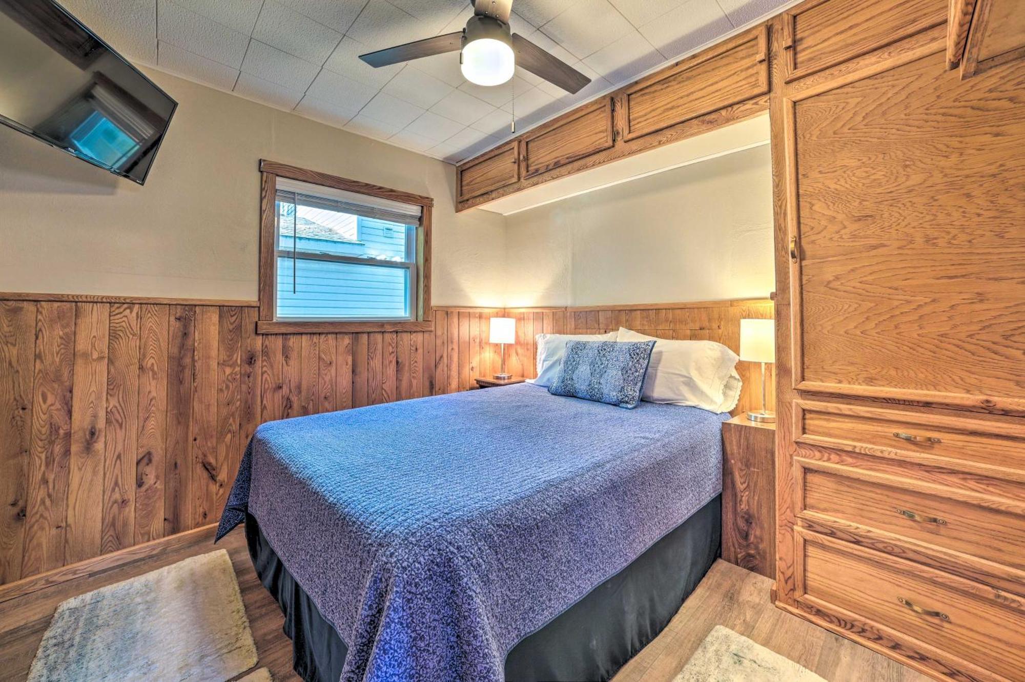 East Tawas Lakefront Getaway With Kayaks And Deck Ngoại thất bức ảnh
